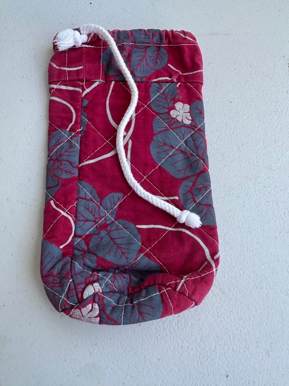 Handmade Sig Zane Hawaiian Maroon Water Bottle Drawstring Sleeve Pouch Holder